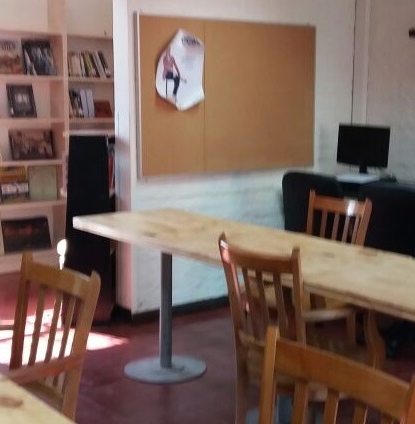 Hogar de Cristo reinaugura biblioteca en Casa de Acogida