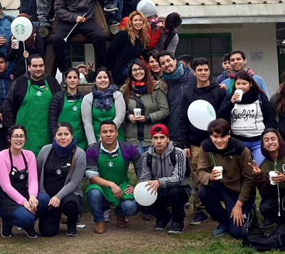 Starbucks de Tabancura organiza desayuno en Escuela de Súmate