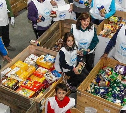 Francia premiada por obligar a los supermercados a dar la comida sin vender a los más pobres
