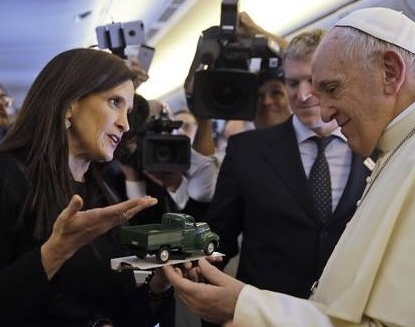 El Papa Francisco ya conoce la camioneta del Padre Hurtado