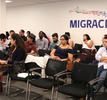 Municipios de Santiago asumen un rol más activo en la regularización migratoria