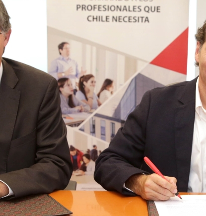 Hogar de Cristo e INACAP firman nuevo acuerdo de colaboración