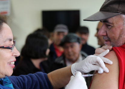 Rancagua: autoridades realizaron “ruta de calle” vacunando contra la Influenza
