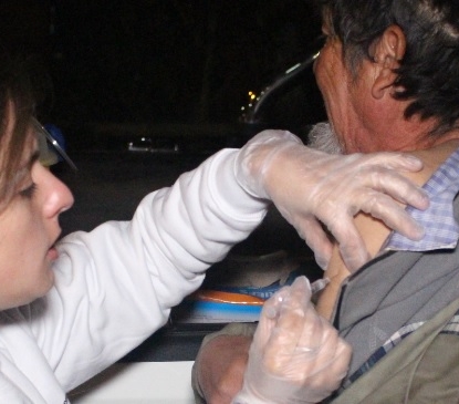 Vacunan contra la Influenza a los que viven a la intemperie