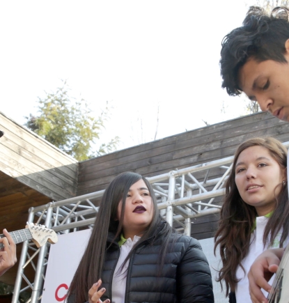Jóvenes de La Pintana se reencantan con la escuela a través de la música