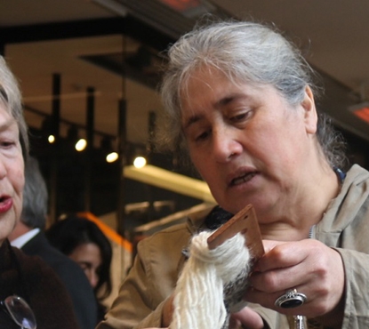 Alianza Hogar de Cristo y Artesanías de Chile: Casa Costanera financia taller de arpilleras