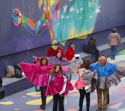Con colorida intervención urbana, Hogar de Cristo realiza nueva Cuenta Pública Ciudadana