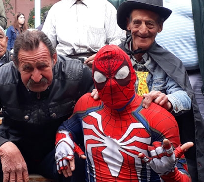 Estúpido y Sensual Spiderman: “Yo también sé lo que es vivir en la calle”
