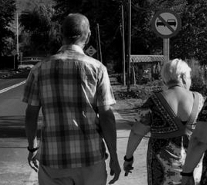 Adultos mayores luchan contra la inactividad con Caminatas Paso a Paso