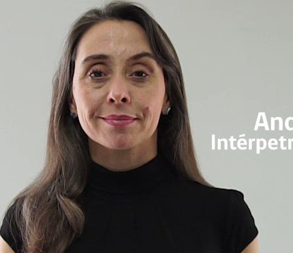 Andrea González: La intérprete en lengua de señas más reconocida del país
