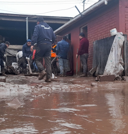 Hogar de Cristo y Mega te invitan:  A limpiar Licantén de la angustia y el barro