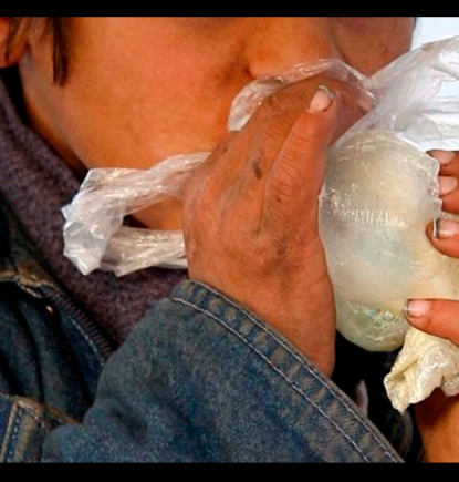 Niños neopreneros en los años 80:  Entre la bolsa y la vida