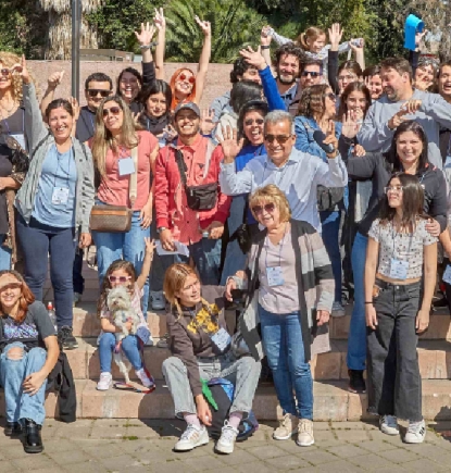 Voluntariado: Comunidad escolar regaloneó a adultos mayores