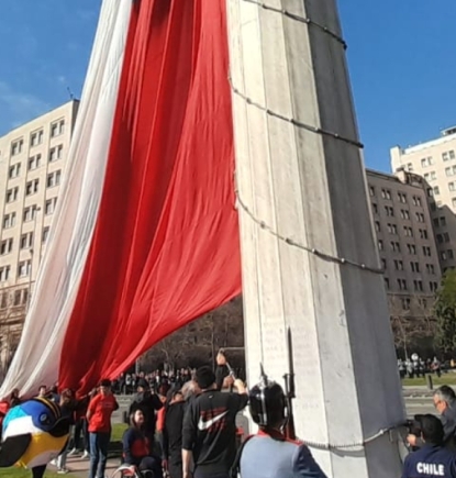 Olimpiadas Especiales y Hogar de Cristo: Izan la bandera más grande de Chile