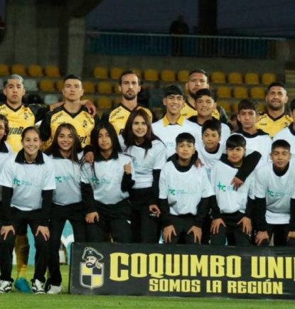 Emocionante salida a la cancha: Hogar de Cristo junto a Coquimbo Unido