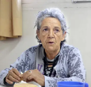 Debo trasladar a mi madre a una residencia. ¿Cómo le planteo esta situación y la preparo para el cambio?